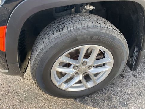 Used 2023 Jeep Grand Cherokee L Laredo w/ Luxury Tech Group I image 9