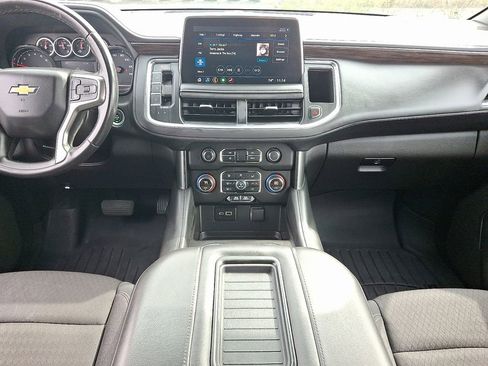 Used 2021 Chevrolet Suburban LS image 16
