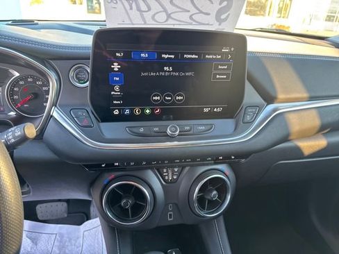 Used 2025 Chevrolet Blazer LT image 23