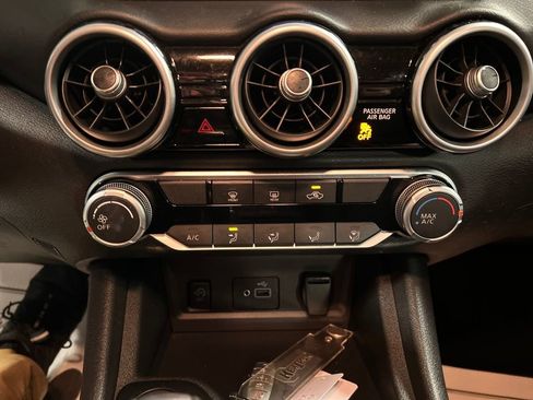 Used 2025 Nissan Sentra S image 17