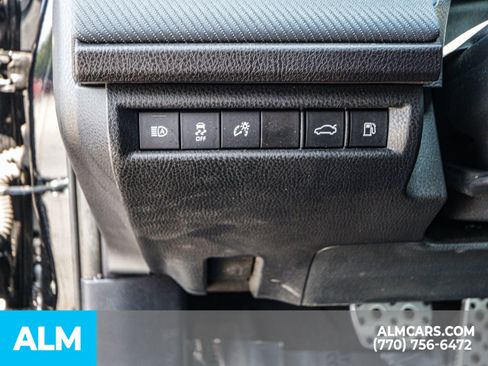 Used 2025 Toyota Camry SE image 37