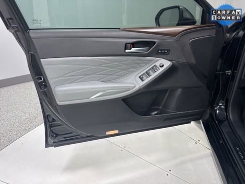 Used 2022 Toyota Avalon Limited w/ Advanced Safety Package image 9