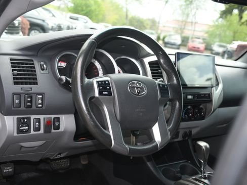 Used 2013 Toyota Tacoma 4x4 Double Cab w/ TRD Sport Pkg image 8