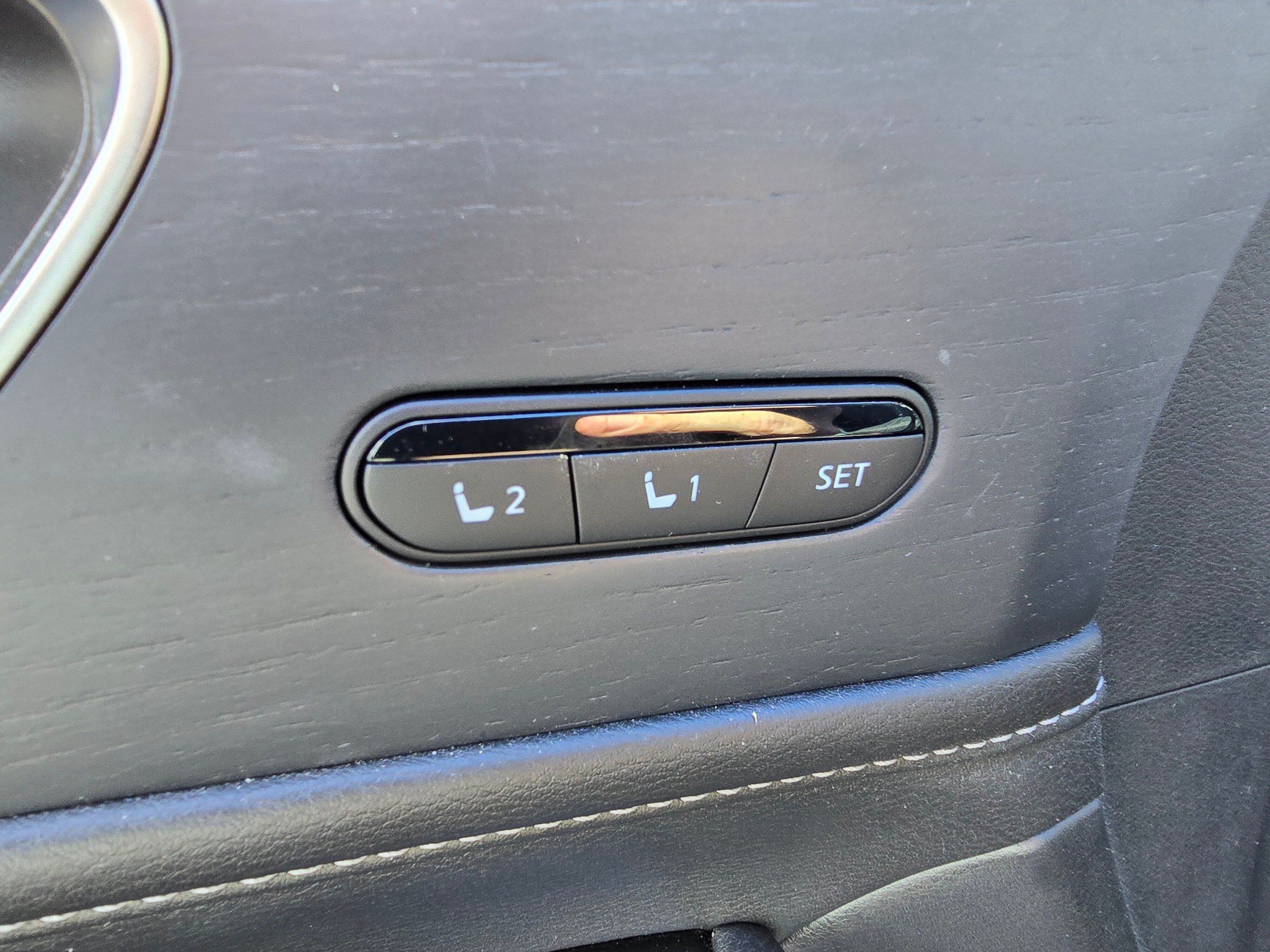Used 2025 INFINITI QX80 Sensory AWD/4WD image 19