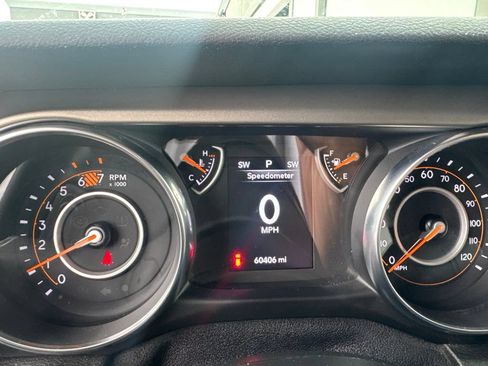 Used 2020 Jeep Wrangler Sport AWD/4WD image 3
