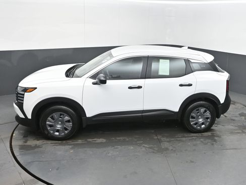 Certified 2025 Nissan Kicks S image 31