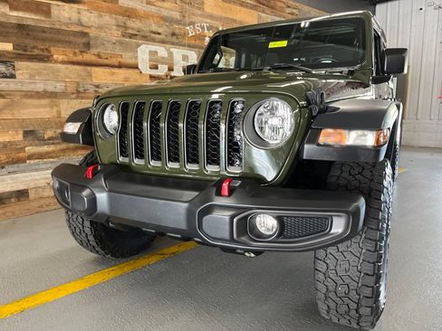 Used 2022 Jeep Gladiator Rubicon w/ Cold Weather Group AWD/4WD image 8