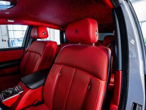 Used 2022 Rolls-Royce Phantom Sedan image 42