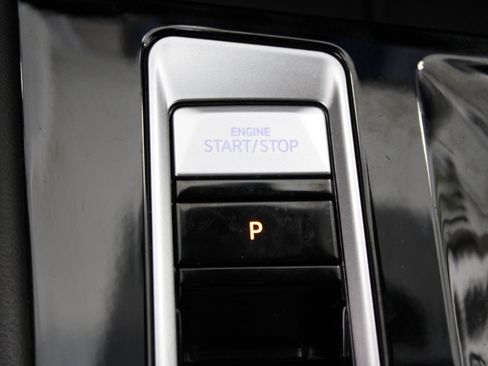 Used 2024 Volkswagen Atlas Cross Sport SE FWD image 18