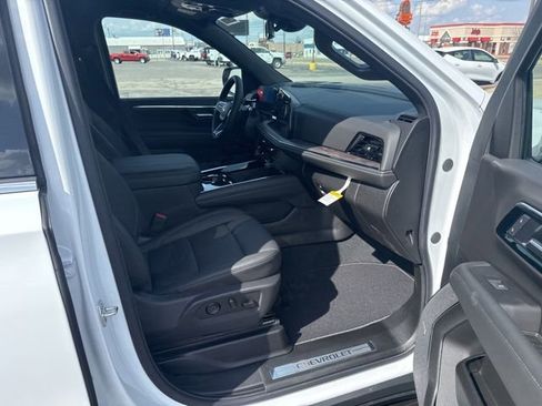 New 2026 Chevrolet Suburban LT w/ Comfort Package AWD/4WD image 15