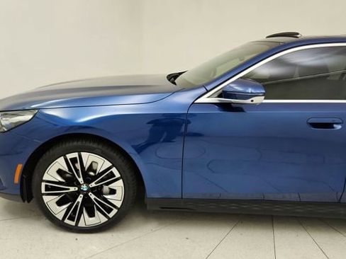 Used 2026 BMW 530i xDrive image 10