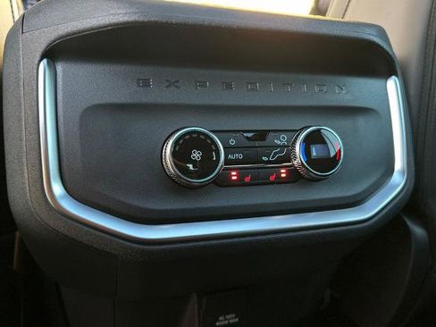 New 2025 Ford Expedition Platinum w/ Stealth Appearance Package image 30