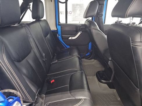 Used 2014 Jeep Wrangler Unlimited Sahara AWD/4WD image 30