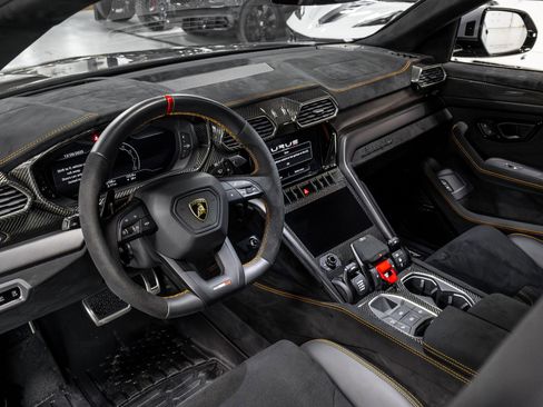 Used 2023 Lamborghini Urus Performante image 7