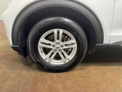 Used 2023 Ford Explorer XLT w/ Equipment Group 202A image 90