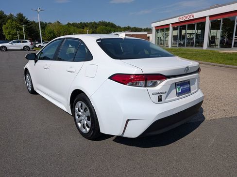 Used 2023 Toyota Corolla LE FWD image 3