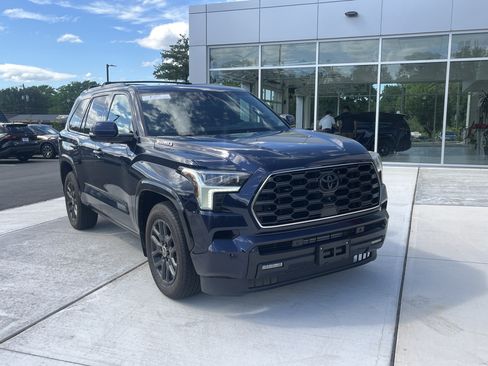 Used 2024 Toyota Sequoia Platinum AWD/4WD image 2