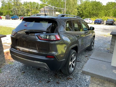 Used 2019 Jeep Cherokee Limited AWD/4WD image 5