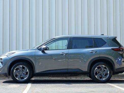 Used 2025 Nissan Rogue SV FWD image 8