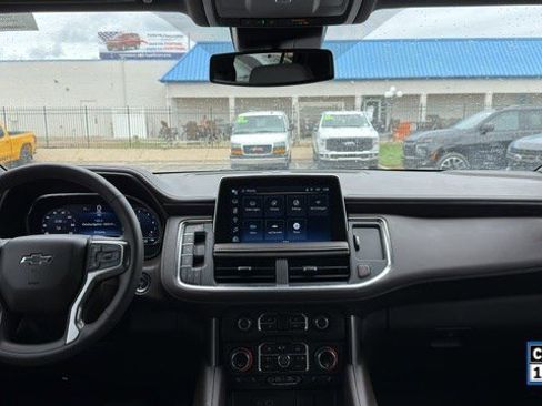 Used 2023 Chevrolet Tahoe Z71 w/ Luxury Package AWD/4WD image 4