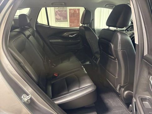 Used 2023 GMC Terrain SLT image 25