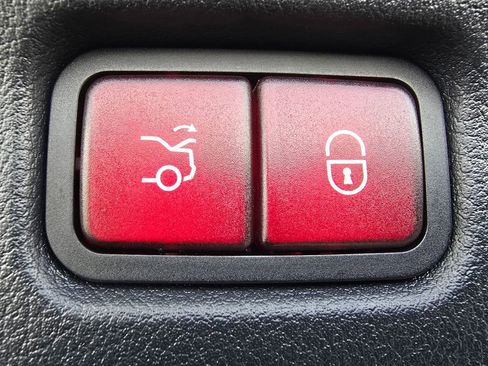 Used 2025 Mercedes-Benz C 300 4MATIC Sedan image 19