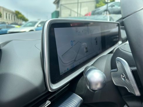 Used 2024 Hyundai Ioniq 6 SE RWD image 13
