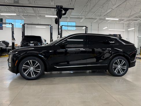 Certified 2024 Cadillac Lyriq Luxury RWD image 2