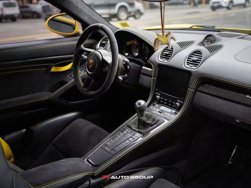 Used 2020 Porsche 718 Cayman GT4 RWD image 13