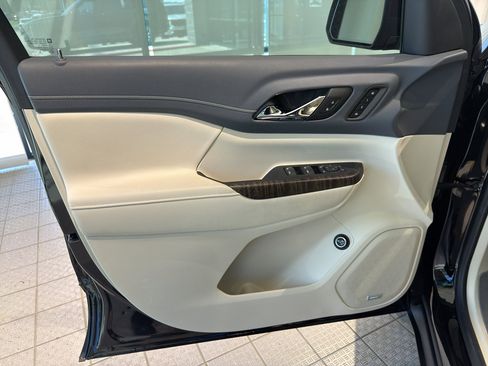 Used 2023 GMC Acadia Denali w/ Black Diamond Edition image 13