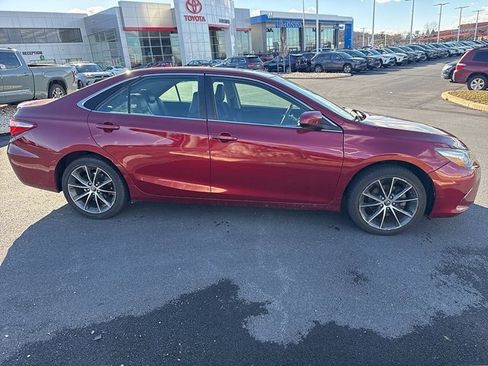 Used 2015 Toyota Camry XSE image 8
