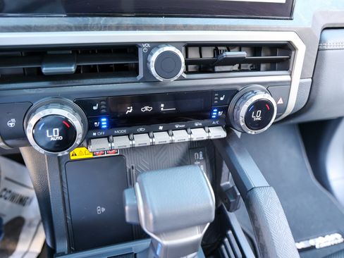 Certified 2025 Toyota Tacoma Limited AWD/4WD image 25