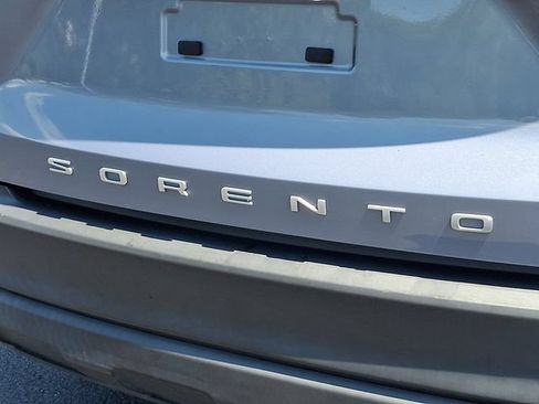 Used 2022 Kia Sorento LX FWD image 36