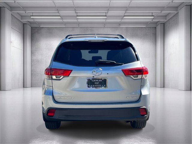 Used 2018 Toyota Highlander XLE AWD/4WD image 4