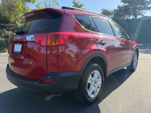 Used 2013 Toyota RAV4 LE FWD image 5