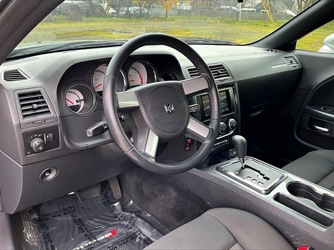 Used 2009 Dodge Challenger R/T image 18