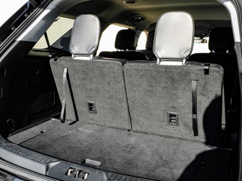 Used 2021 Ford Explorer XLT w/ Equipment Group 202A image 45