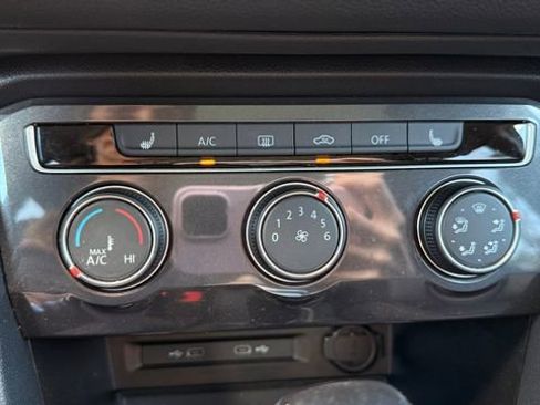 Used 2024 Volkswagen Tiguan Wolfsburg Edition image 21