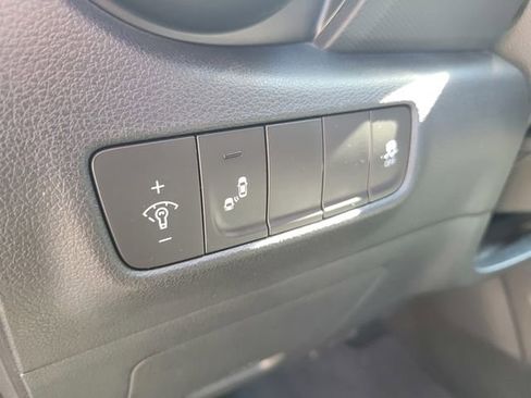 Used 2018 Hyundai Kona SEL image 17