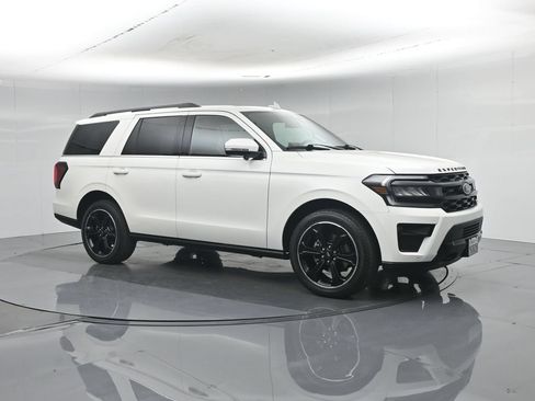 Used 2023 Ford Expedition Limited AWD/4WD image 31