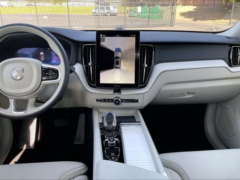 New 2026 Volvo XC60 T8 Ultra w/ Climate Package AWD/4WD image 9