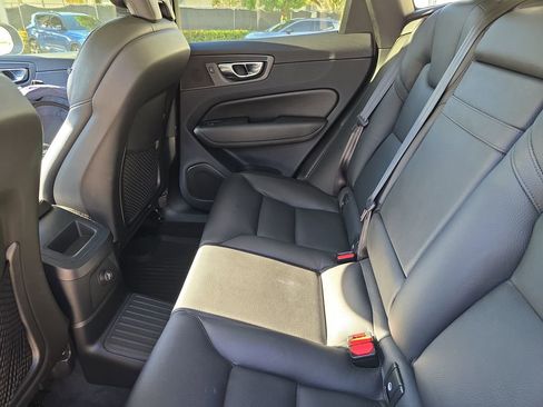 Used 2019 Volvo XC60 T8 Momentum w/ Premium Package image 14