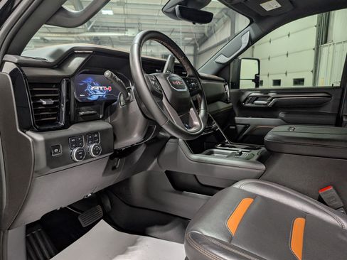 Used 2025 GMC Sierra 2500 AT4 w/ AT4 Premium Plus Package image 16