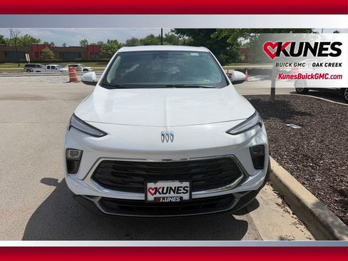 Used 2025 Buick Encore GX Preferred FWD image 2