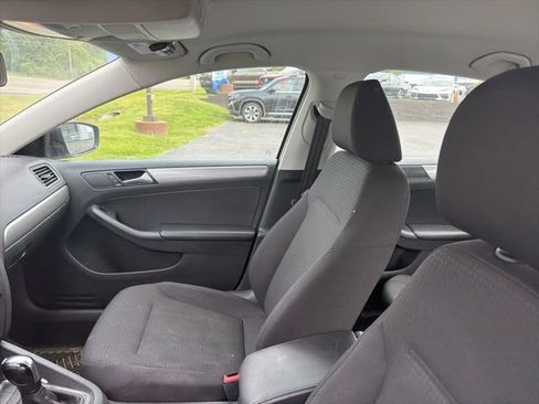 Used 2015 Volkswagen Jetta SE FWD image 5