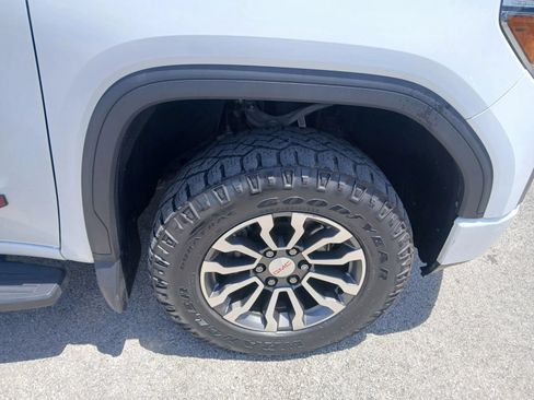 Used 2020 GMC Sierra 1500 AT4 w/ Off Road Performance Package AWD/4WD image 18