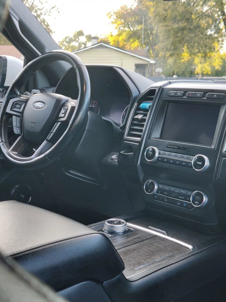 Used 2021 Ford Expedition Limited AWD/4WD image 16