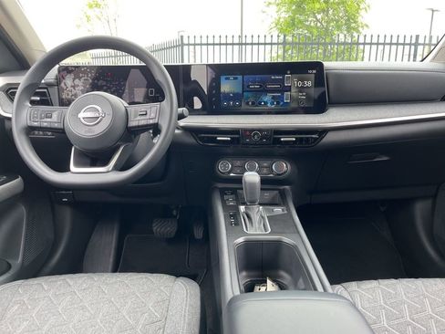 Used 2025 Nissan Kicks SV w/ Illumination Package FWD image 15