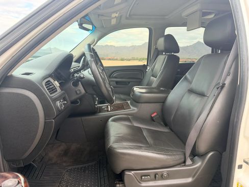 Used 2011 GMC Yukon Denali RWD image 12