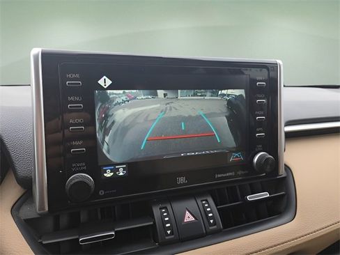 Used 2021 Toyota RAV4 XLE Premium image 22
